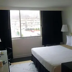 Hotel Ramada By Wyndham, North Bergen